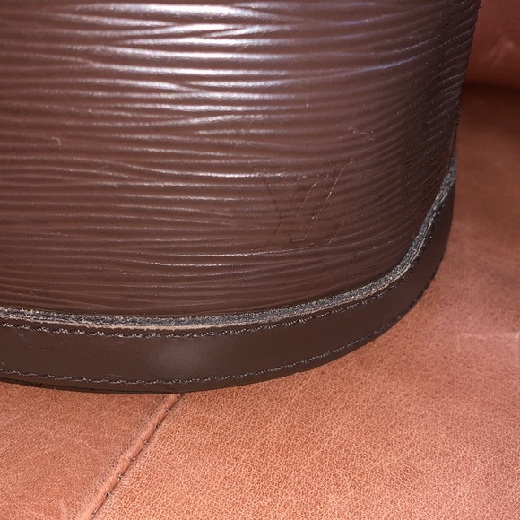 🤎🤎Beautiful Authentic Louis Vuitton Mocha Colored Epi Bucket PM Bag🤎🤎🤎 - Picture 7 of 17